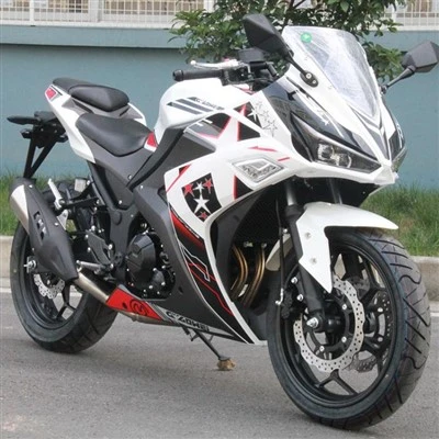Kiire sportauto mootorratas